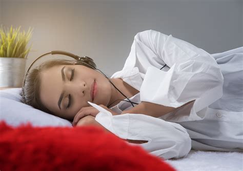 Is It Okay to Listen to Music While Sleeping? A Multifaceted Discussion