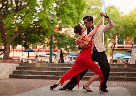 Is Salsa Dance Mexican? An Insight into the Cultural Tapestry of Salsa Dance